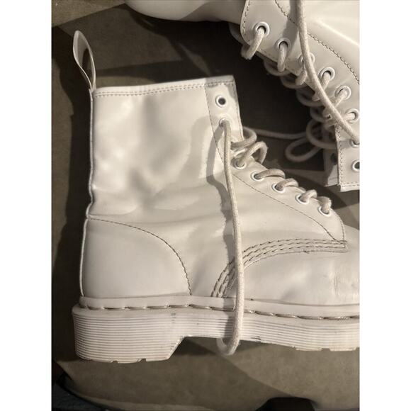 Dr. Martens 14357 Boots Men’s 8 Women’s 9 EU 41 White Smooth Leather Eye Lace UK main image 14